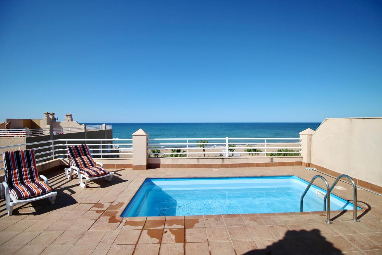 Atico Con Piscina Privada En Primera Linea Apartment Denia Bilik gambar