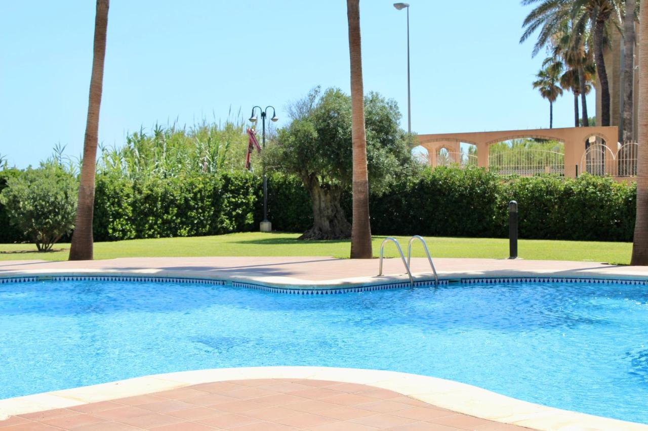 Atico Con Piscina Privada En Primera Linea Apartment Denia Bilik gambar