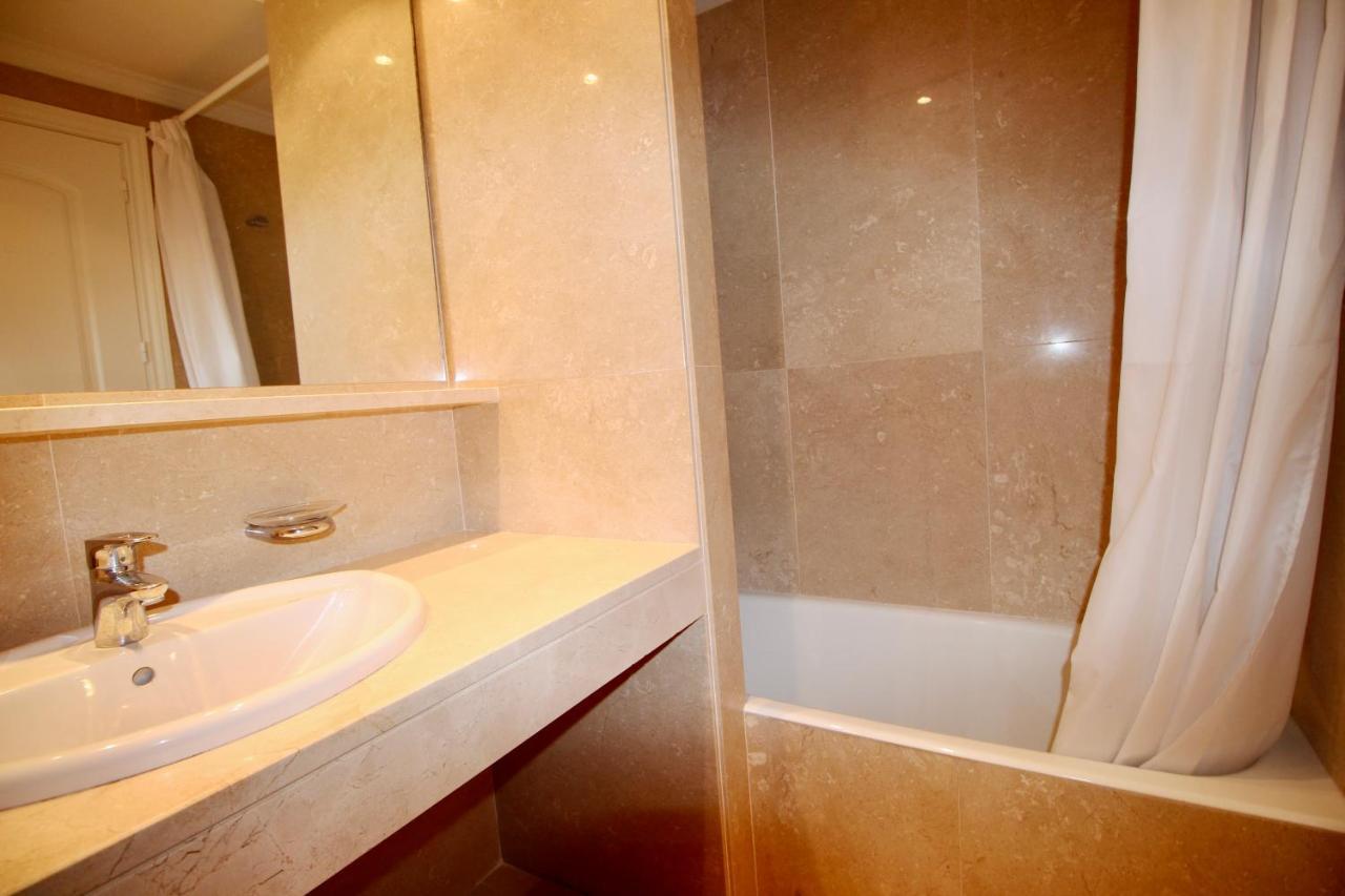 Atico Con Piscina Privada En Primera Linea Apartment Denia Bilik gambar