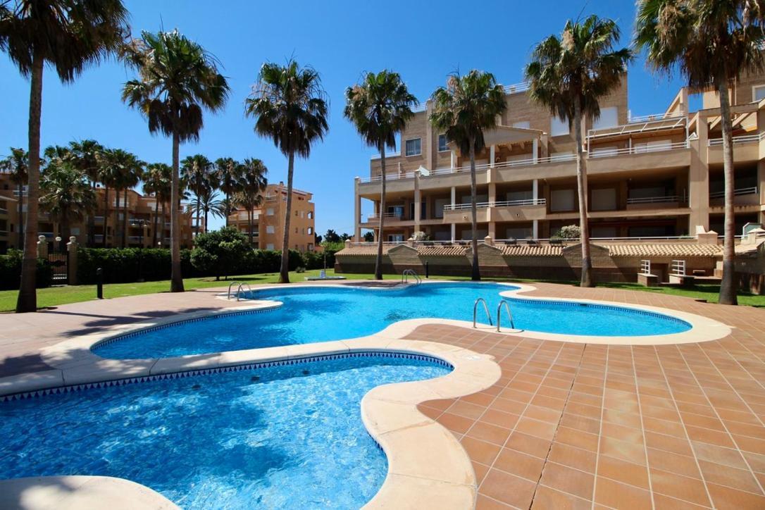 Atico Con Piscina Privada En Primera Linea Apartment Denia Luaran gambar