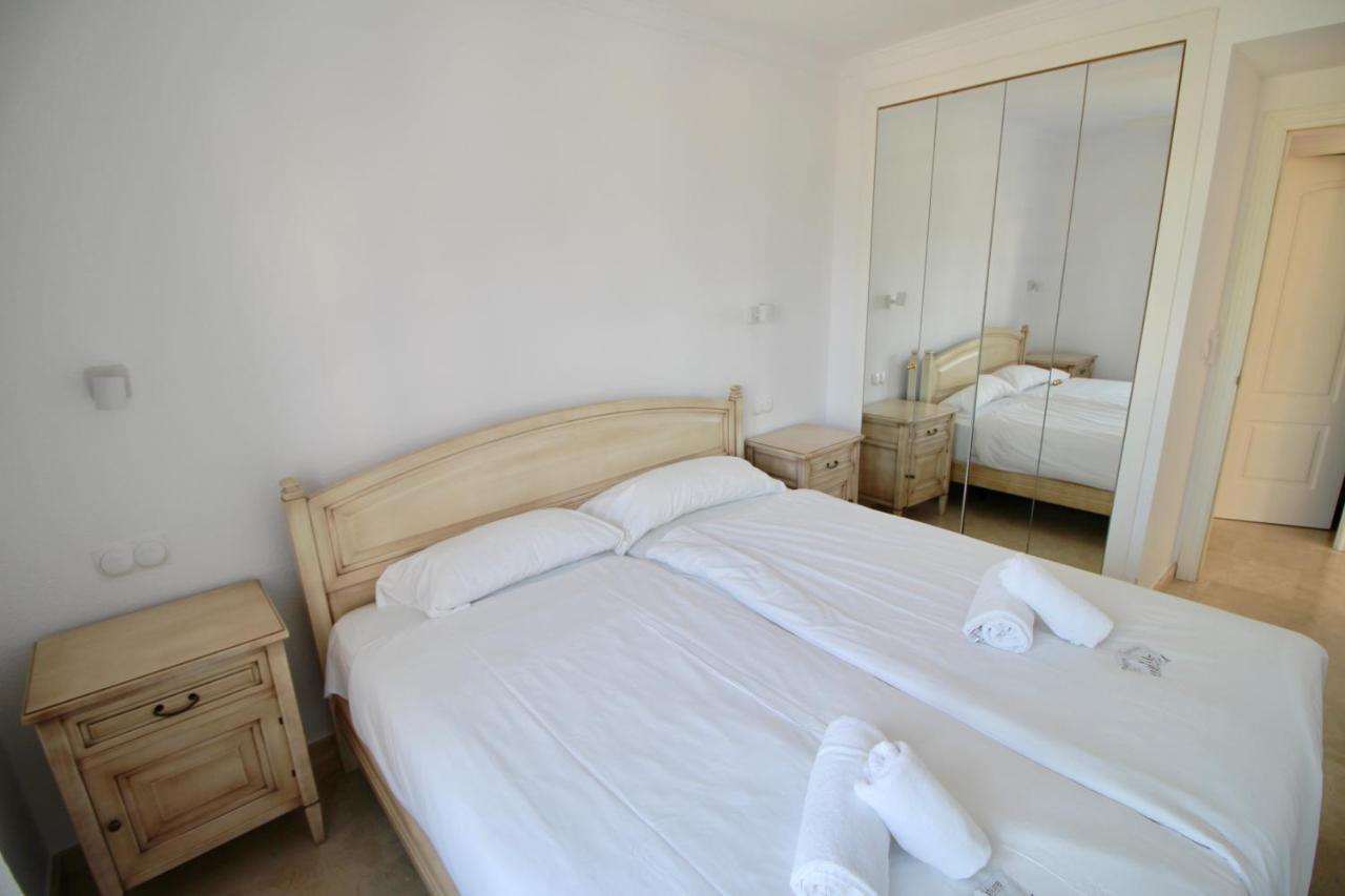 Atico Con Piscina Privada En Primera Linea Apartment Denia Luaran gambar