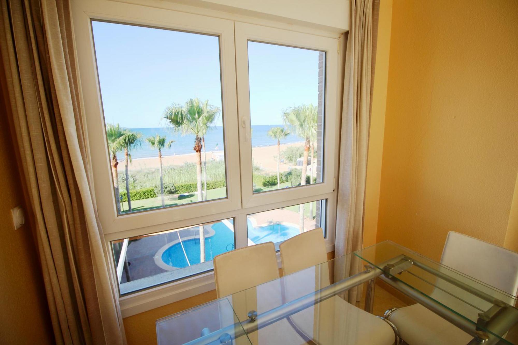 Atico Con Piscina Privada En Primera Linea Apartment Denia Bilik gambar