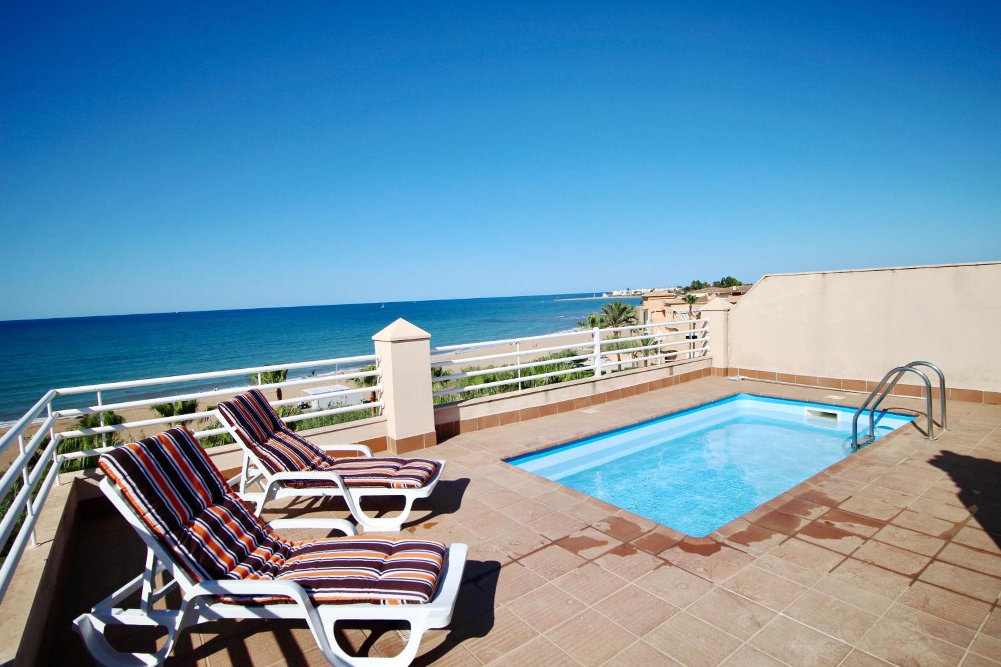 Atico Con Piscina Privada En Primera Linea Apartment Denia Bilik gambar