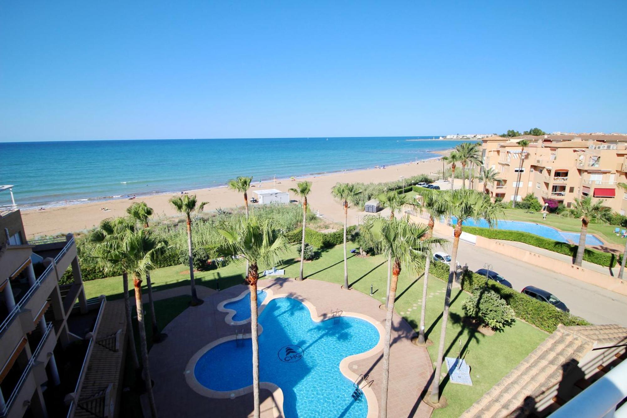 Atico Con Piscina Privada En Primera Linea Apartment Denia Bilik gambar